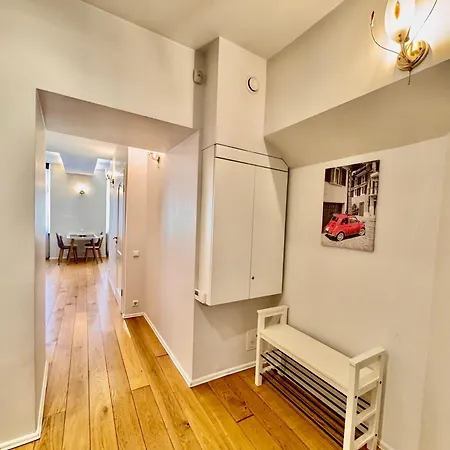 Old Town T8 Self Check In Апартаменти *