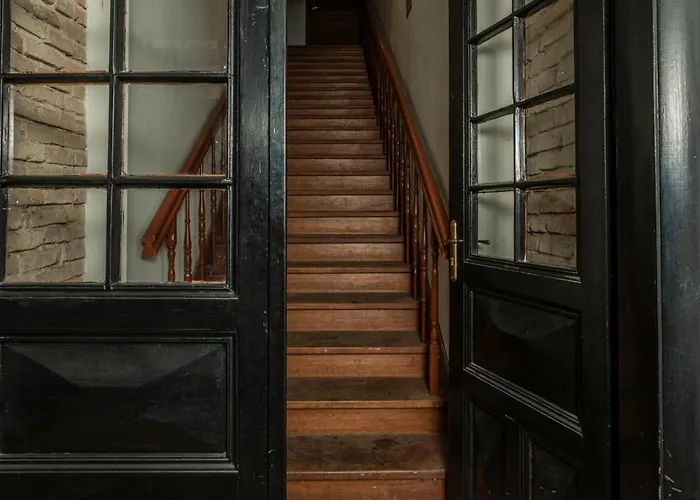 Old Town T8 Self Check In