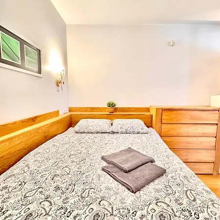 Old Town T8 Self Check In Апартаменты *